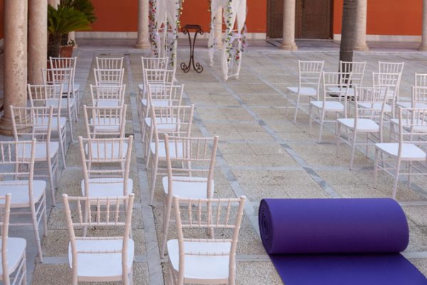 Moqueta violeta para eventos y congresos